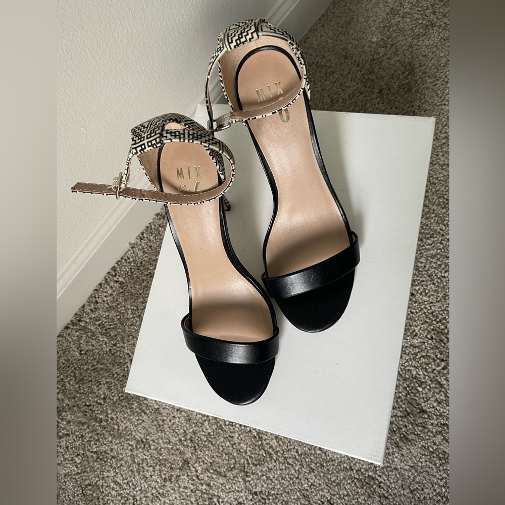 Mix No.6 Lina Women’s Black Faux Leather Ankle Strap High Heel Size 8.5 - Picture 3 of 9